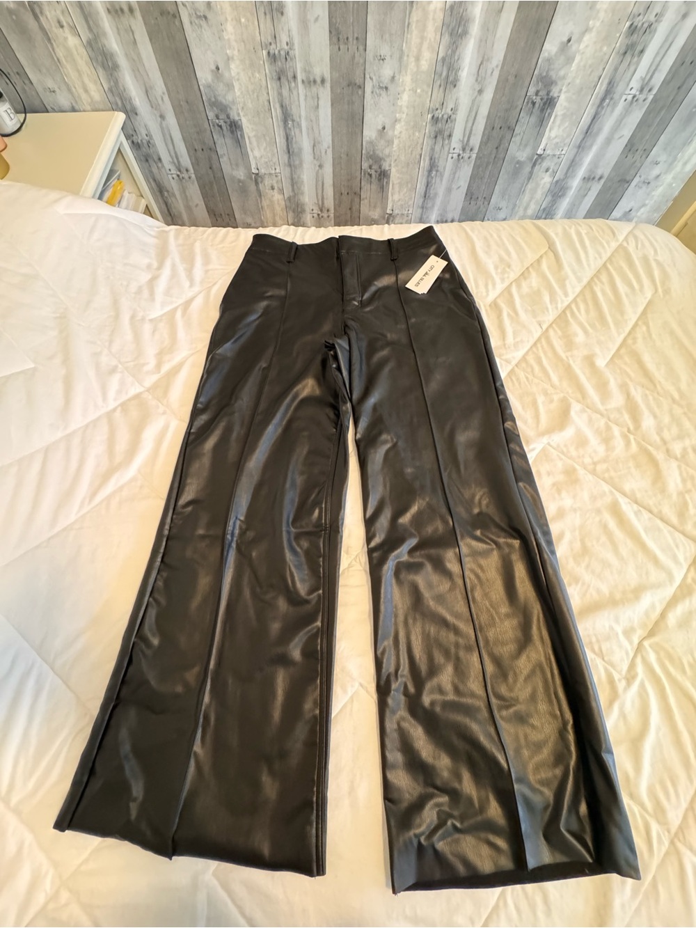 Wide-Leg Faux Leather Pants in Black